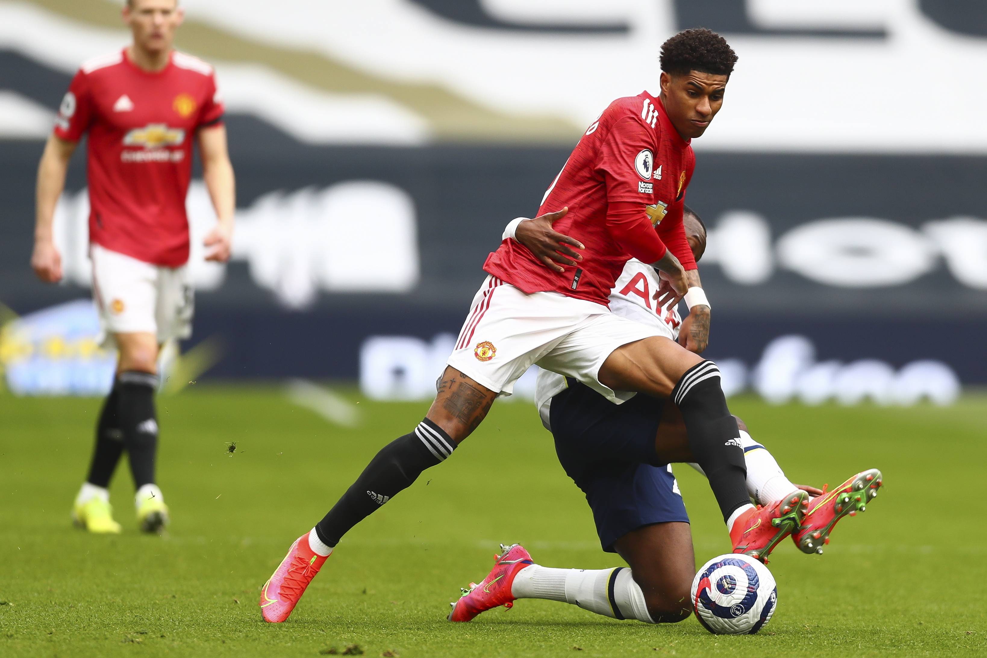 现代足球对 现代足球对